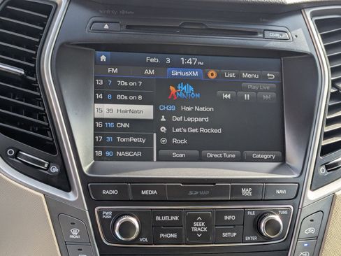 Used 2017 Hyundai Santa Fe SE image 21