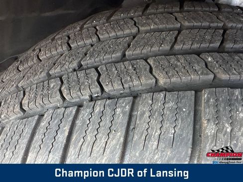 Used 2021 Dodge Durango SXT AWD/4WD image 41