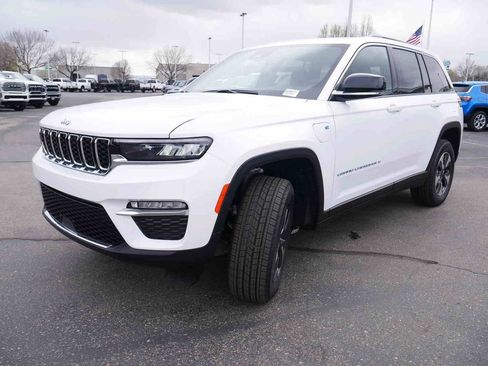 New 2025 Jeep Grand Cherokee Limited 4xe image 3