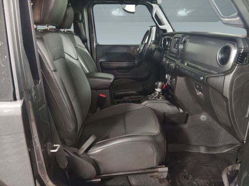 Used 2021 Jeep Wrangler Freedom Edition image 27