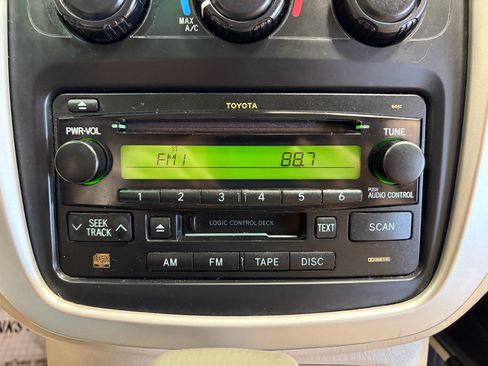 Used 2007 Toyota Highlander 4WD V6 w/ 3rd Row image 17