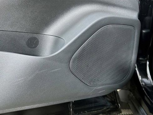 Certified 2025 Nissan Rogue S image 17