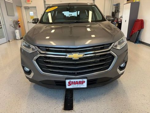 Used 2020 Chevrolet Traverse LT w/ LT Premium Package AWD/4WD image 3