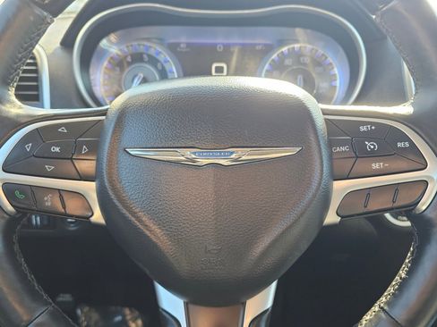 Used 2016 Chrysler 300 C image 3