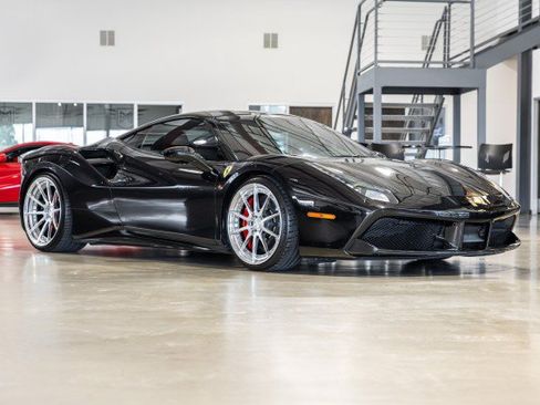 Used 2019 Ferrari 488 GTB RWD image 8