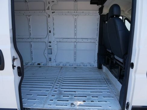 Used 2025 RAM ProMaster 2500 w/ Convenience Group FWD image 14