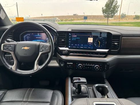 Used 2022 Chevrolet Silverado 1500 High Country w/ Technology Package AWD/4WD image 12