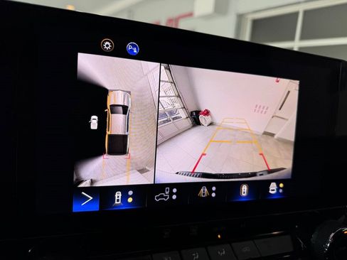 Certified 2023 Chevrolet Colorado Trail Boss w/ Technology Package image 16