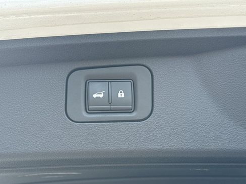 Certified 2026 Nissan Armada SL w/ Captain's Chari Seat Package AWD/4WD image 7