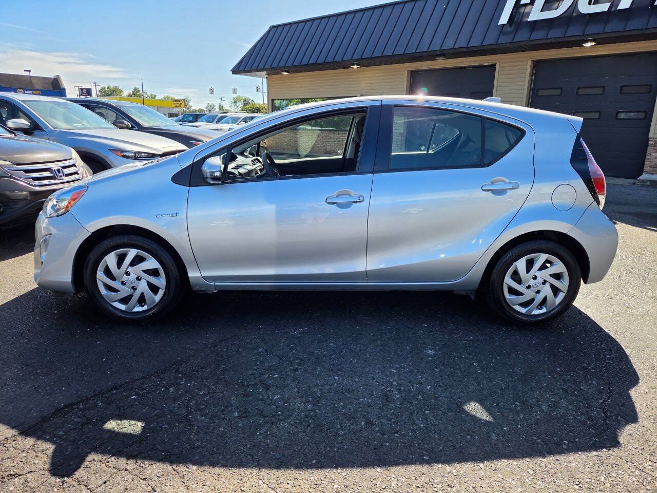 Used 2015 Toyota Prius C Two FWD image 9