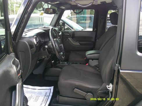Used 2017 Jeep Wrangler Sport AWD/4WD image 7