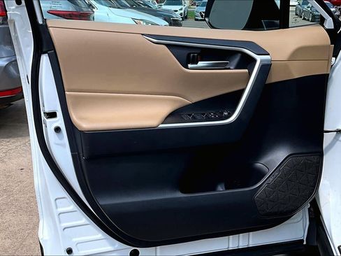 Used 2024 Toyota RAV4 XLE Premium image 22