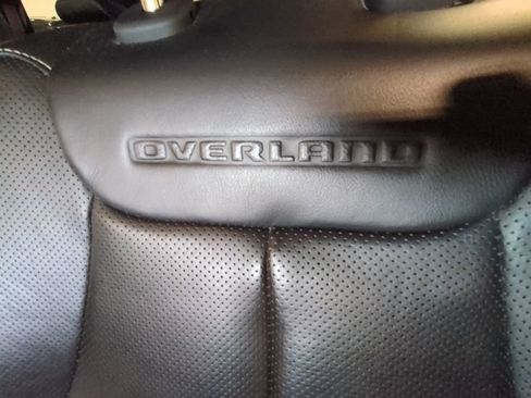 Used 2022 Jeep Grand Cherokee Overland w/ Luxury Tech Group IV image 11