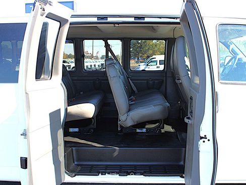 Used 2020 Chevrolet Express 3500 LS image 8