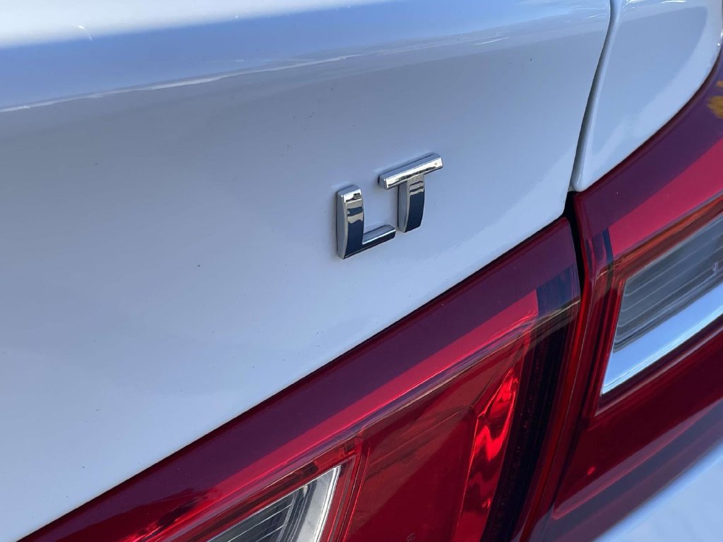 Used 2025 Chevrolet Malibu LT FWD image 18
