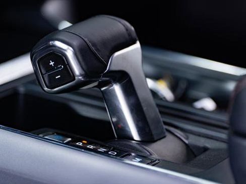 Used 2024 Ford F150 Lariat w/ FX4 Off-Road Package image 35