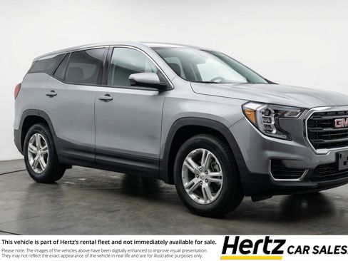Used 2024 GMC Terrain SLE image 1