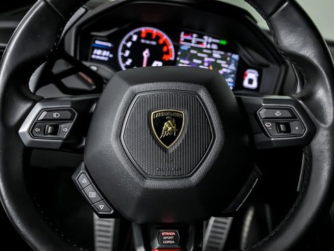 Used 2015 Lamborghini Huracan LP 610-4 image 30