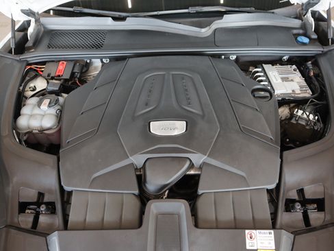 Certified 2023 Porsche Cayenne image 25