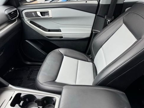 Certified 2023 Ford Explorer XLT w/ Equipment Group 202A image 23