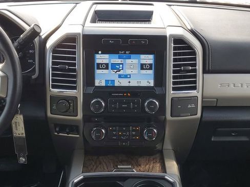 Certified 2017 Ford F250 Lariat w/ Chrome Package image 27