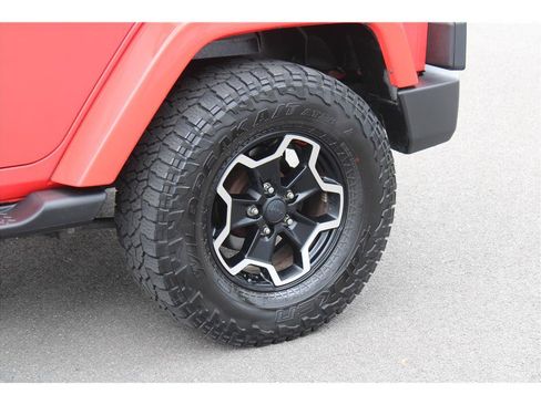 Used 2013 Jeep Wrangler Unlimited Sahara w/ Connectivity Group AWD/4WD image 6