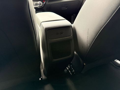 Used 2025 Chevrolet Trax LT FWD image 23