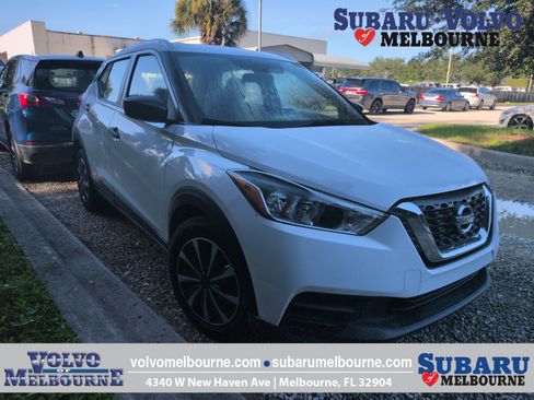Used 2019 Nissan Kicks S FWD image 1