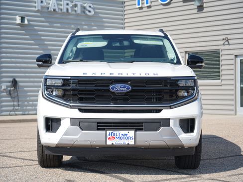 New 2026 Ford Expedition Platinum w/ Driver's Package AWD/4WD image 9