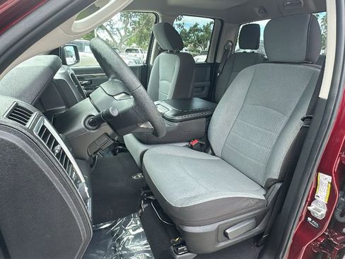 Used 2024 RAM 1500 Classic SLT image 28