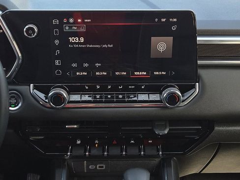 Used 2024 GMC Canyon Elevation w/ Elevation Premium Package image 11