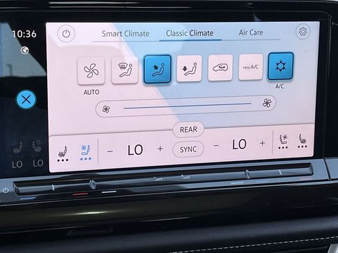Used 2024 Volkswagen Atlas SE FWD image 19