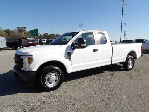 Used 2019 Ford F250 XL w/ Power Equipment Group image 3