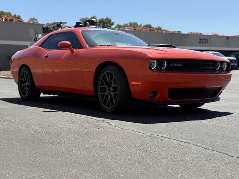 Used 2018 Dodge Challenger R/T image 2