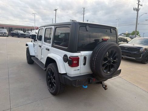 Used 2023 Jeep Wrangler Unlimited Sahara w/ Cold Weather Group AWD/4WD image 4