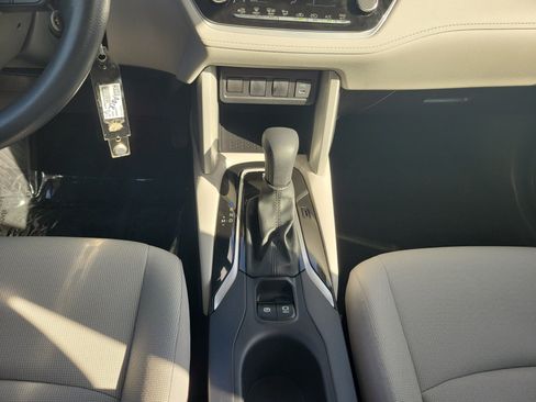 Certified 2025 Toyota Corolla Cross L FWD image 18
