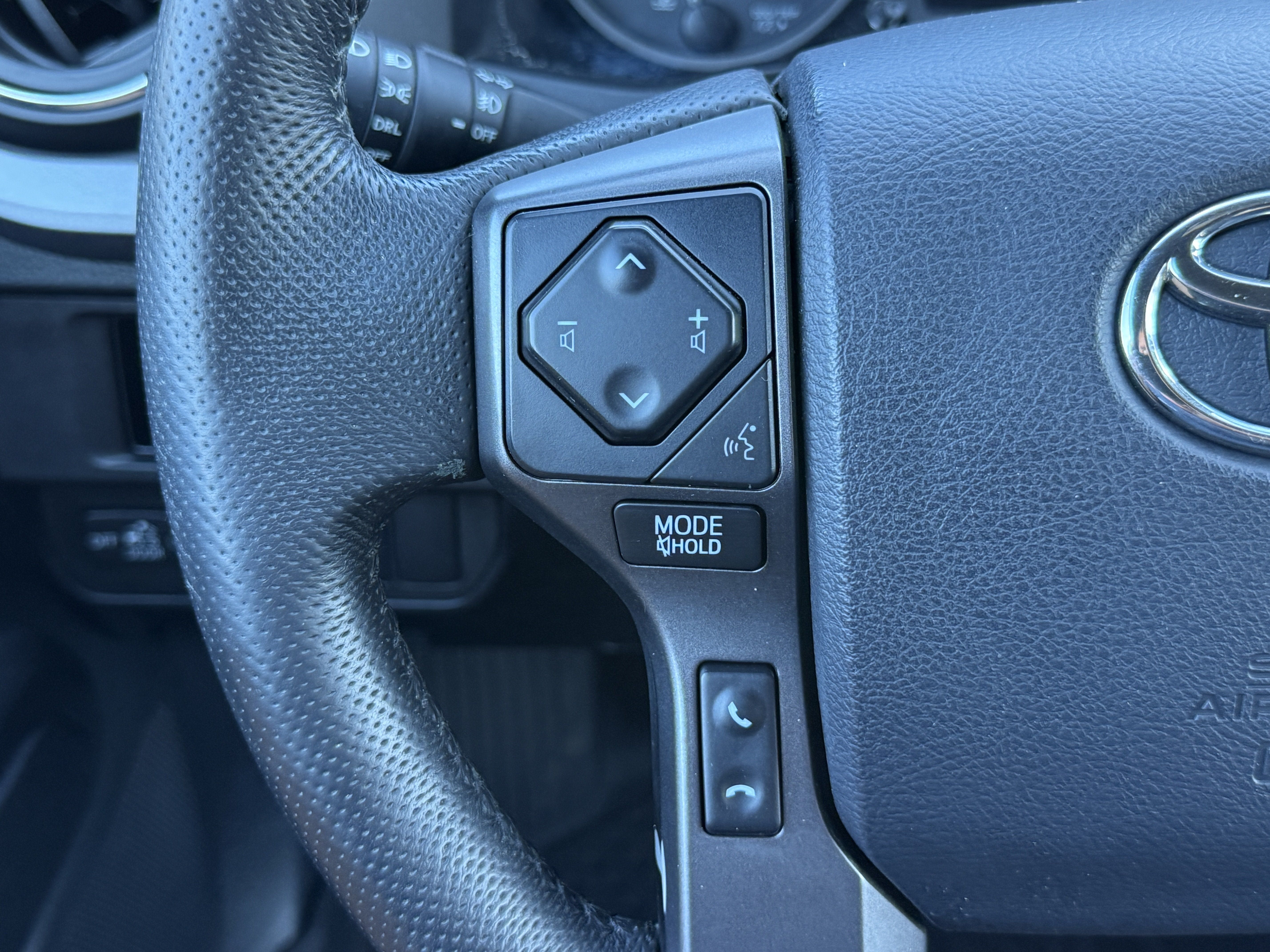 Used 2019 Toyota Tacoma TRD Off-Road AWD/4WD image 24