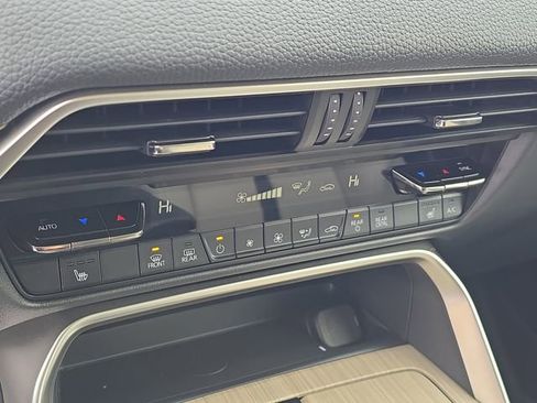 Certified 2024 MAZDA CX-90 3.3 Turbo w/ Premium Package image 17