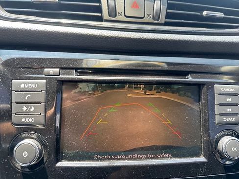 Used 2018 Nissan Rogue SV FWD image 22