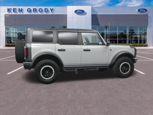 Used 2023 Ford Bronco Badlands AWD/4WD image 6