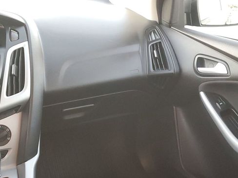 Used 2014 Ford Focus SE w/ Equipment Group 201A image 26