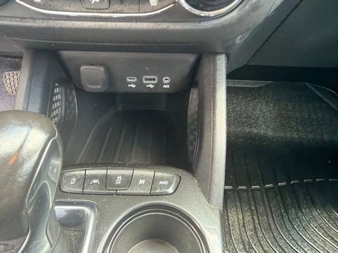 Used 2023 Chevrolet TrailBlazer LT w/ Sun and Liftgate Package AWD/4WD image 24