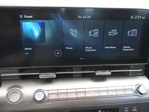 Used 2025 Hyundai Kona SEL AWD/4WD image 32