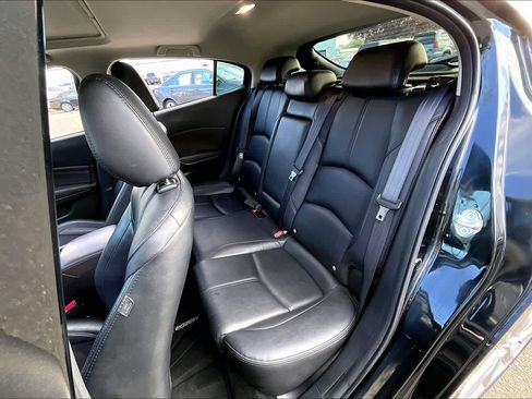 Used 2017 MAZDA MAZDA3 Touring image 21