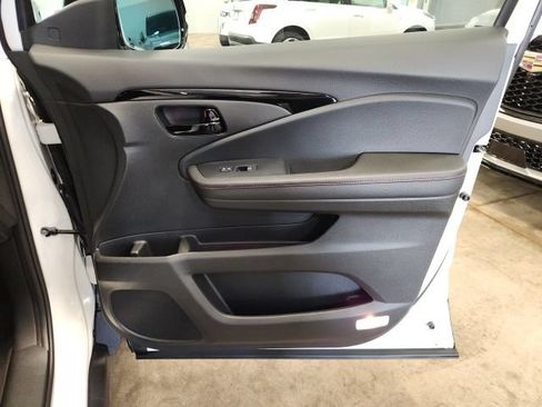 Used 2025 Honda Passport Black Edition image 35