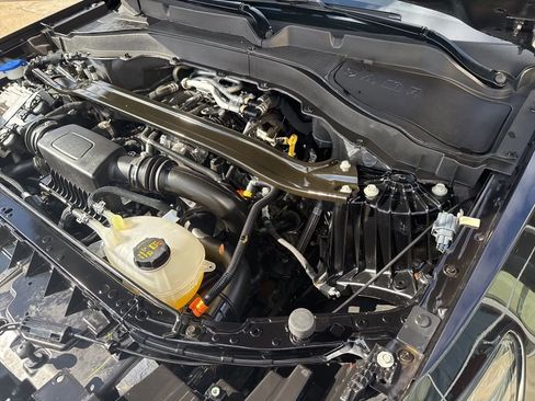 Certified 2025 Ford Explorer Platinum w/ Ultimate Package image 33