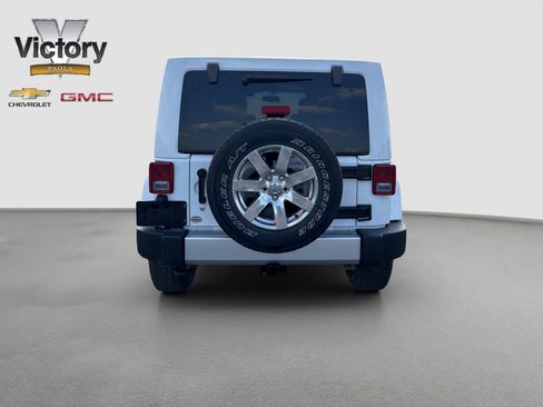 Used 2017 Jeep Wrangler Unlimited Sahara w/ Connectivity Group AWD/4WD image 5