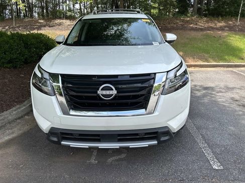 Used 2024 Nissan Pathfinder Platinum w/ Cargo Package FWD image 8