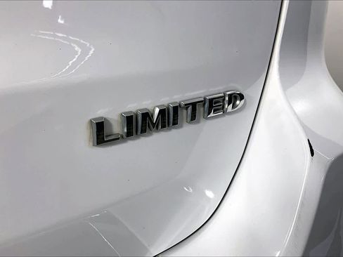 Used 2019 Jeep Grand Cherokee Limited AWD/4WD image 10