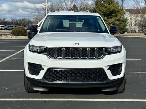 Used 2023 Jeep Grand Cherokee Laredo w/ Luxury Tech Group I image 2